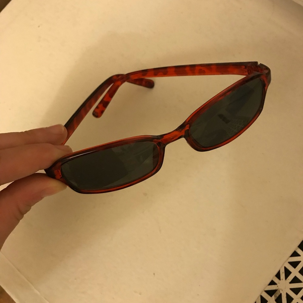 Red tortoise small rectangular frame sunglasses - Picture 3 of 4